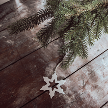Porcelain Hanger-Outline Snowflake