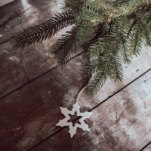 Porcelain Hanger-Outline Snowflake