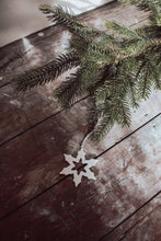 Porcelain Hanger-Outline Snowflake