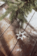 Porcelain Hanger-Outline Snowflake
