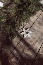 Porcelain Hanger-Outline Snowflake