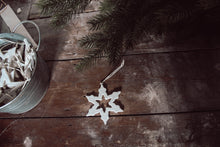 Porcelain Hanger-Outline Snowflake