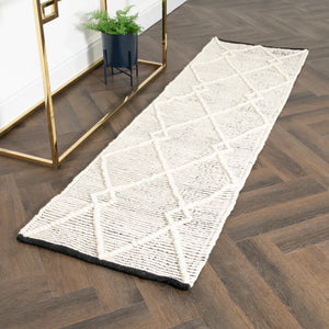 Cream & Black Diamond Pattern Runner