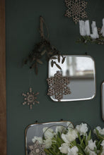 Hanging Mistletoe- Rust