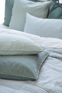 Vintage Quilt Bedspread - Blue